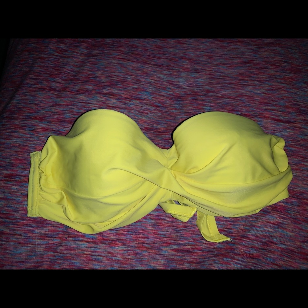 Strapless yellow bikini top